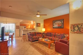 Photo #6: 2088557 Listing