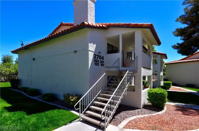 MLS: 2088568 Condo For Sale