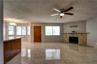 Photo #3: 2088568 Listing