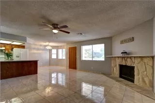 Photo #4: 2088568 Listing