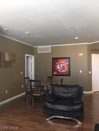 Photo #3: 2088583 Listing