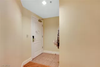 Photo #2: 2088612 Listing 