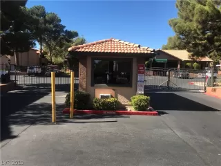 Photo #3: 2088641 Listing