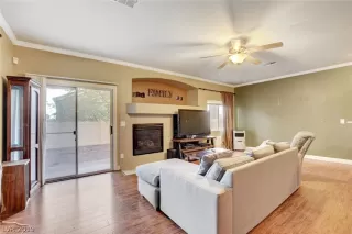 Photo #4: 2088669 Listing