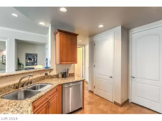 Photo #2: 2088678 Listing 