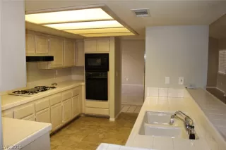 Photo #6: 2088705 Listing