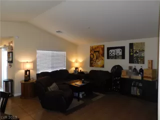 Photo #3: 2088715 Listing