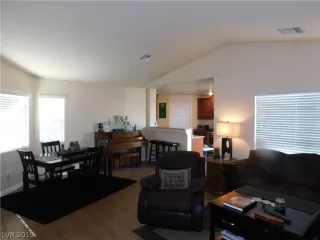 Photo #4: 2088715 Listing