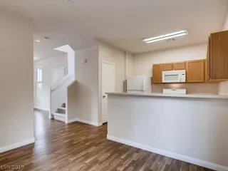 Photo #5: 2088727 Listing