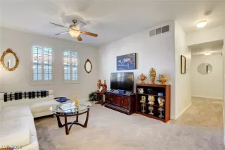 Photo #3: 2088740 Listing 