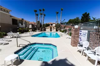 Photo #5: 2088769 Listing