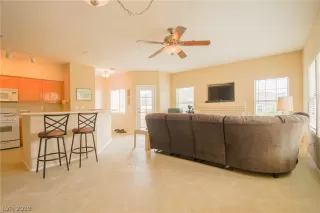 Photo #6: 2088769 Listing