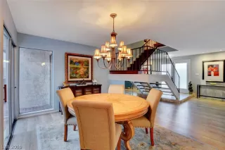 Photo #5: 2088814 Listing