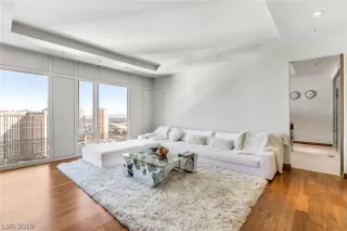 Photo #3: 2088873 Listing