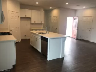 Photo #5: 2088880 Listing 