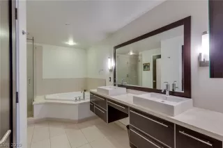 Photo #6: 2088893 Listing