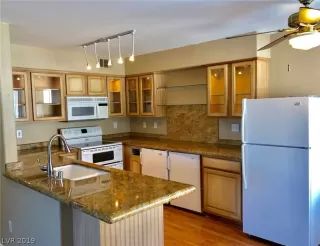 Photo #4: 2088898 Listing