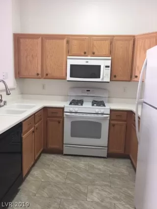 Photo #5: 2088912 Listing 