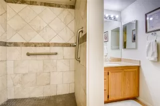 Photo #6: 2088937 Listing