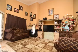 Photo #3: 2088979 Listing