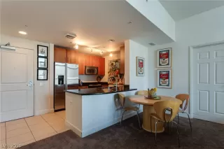 Photo #2: 2088997 Listing