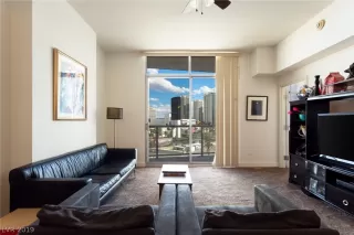 Photo #3: 2088997 Listing