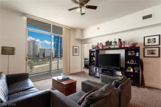 Photo #4: 2088997 Listing