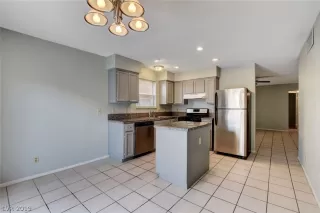 Photo #6: 2089093 Listing