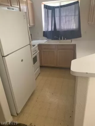 Photo #5: 2089120 Listing