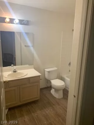 Photo #6: 2089120 Listing