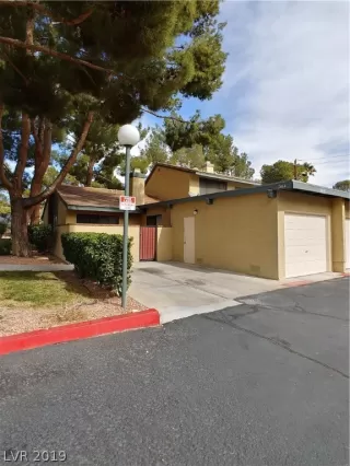 Photo #1: 2089138 Listing 