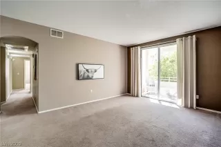 Photo #4: 2089139 Listing