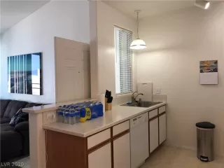 Photo #5: 2089163 Listing