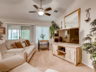 Photo #3: 2089278 Listing