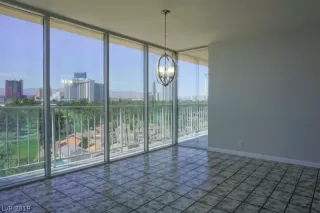 Photo #5: 2089288 Listing 