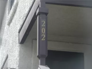 Photo #1: 2089297 Listing 