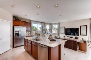 Photo #3: 2089301 Listing 