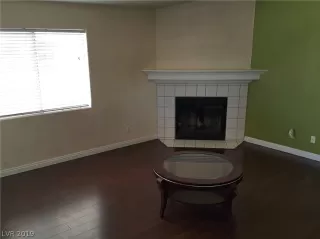 Photo #4: 2089327 Listing 