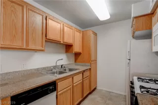 Photo #1: 2089403 Listing