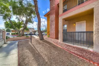 Photo #3: 2089405 Listing 