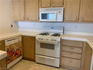 Photo #4: 2089440 Listing 