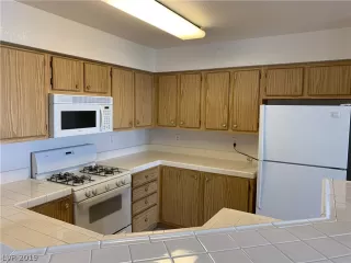 Photo #5: 2089440 Listing 