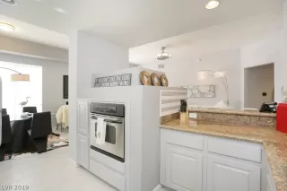 Photo #4: 2089449 Listing