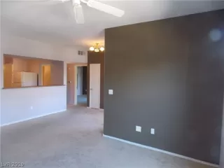 Photo #2: 2089452 Listing 