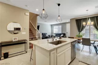 Photo #4: 2089456 Listing