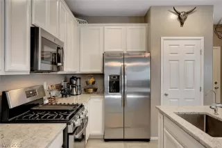 Photo #5: 2089456 Listing