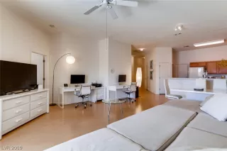 Photo #4: 2089466 Listing