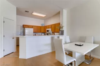 Photo #5: 2089466 Listing