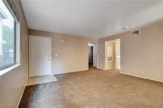 Photo #5: 2089496 Listing 