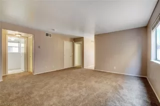 Photo #6: 2089496 Listing 